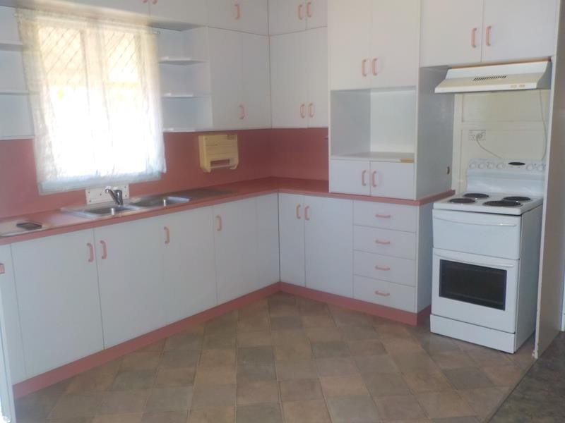 50 Tenterfield Street, Wallangarra QLD 4383