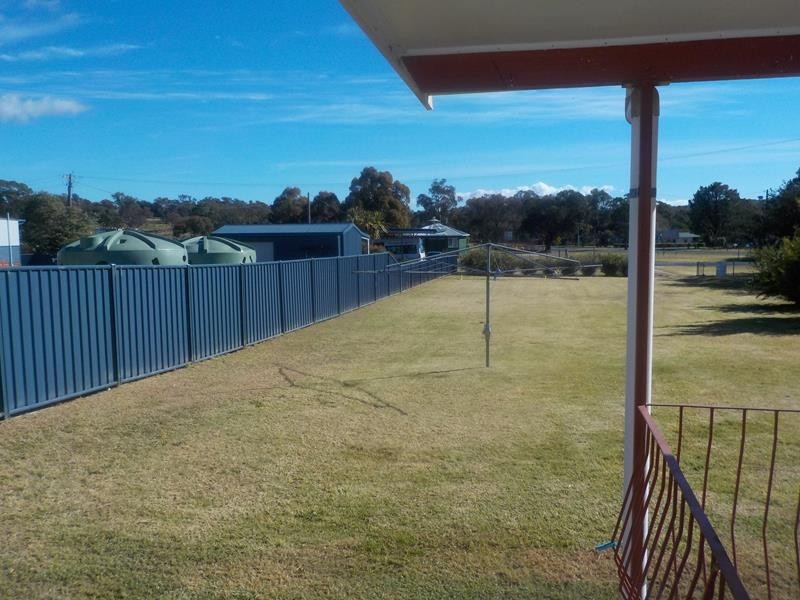 50 Tenterfield Street, Wallangarra QLD 4383