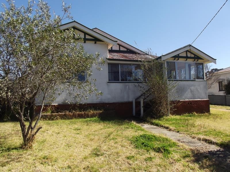 22 DENHAM STREET, Stanthorpe QLD 4380