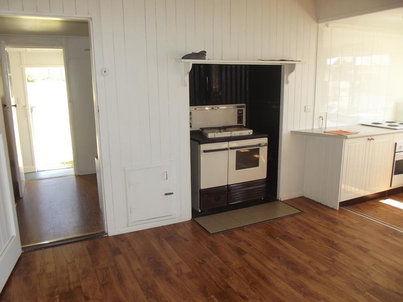22 DENHAM STREET, Stanthorpe QLD 4380