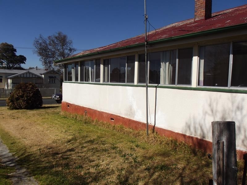 22 DENHAM STREET, Stanthorpe QLD 4380
