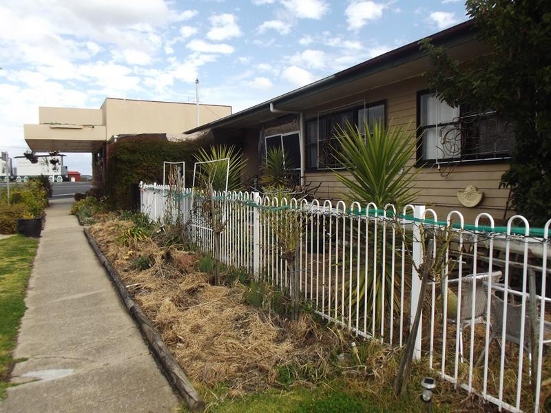 58 Tenterfield Street, Wallangarra QLD 4383