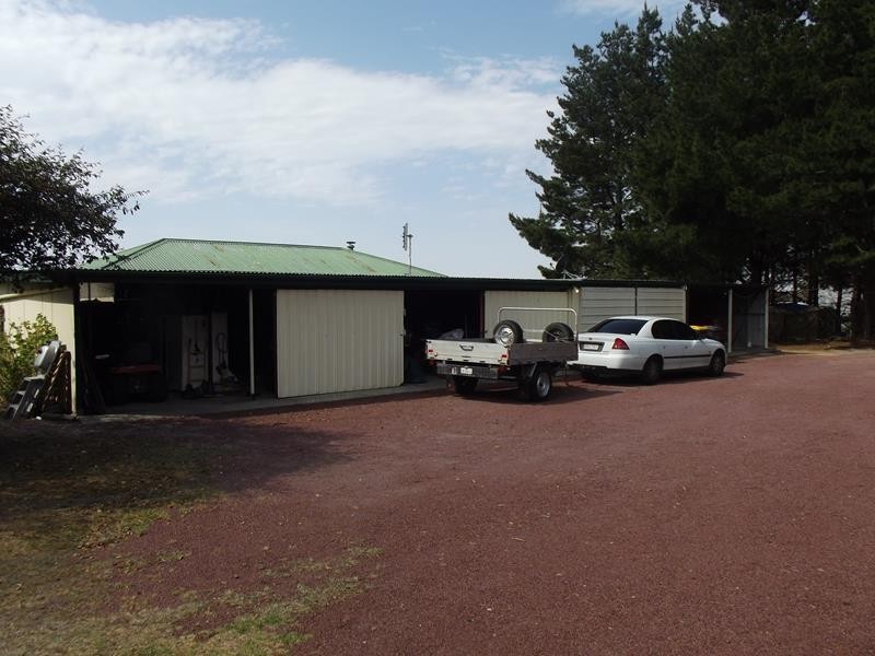 30 Roessler Avenue, Applethorpe QLD 4378