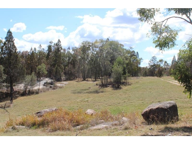 2489 Eukey Road, Ballandean QLD 4382