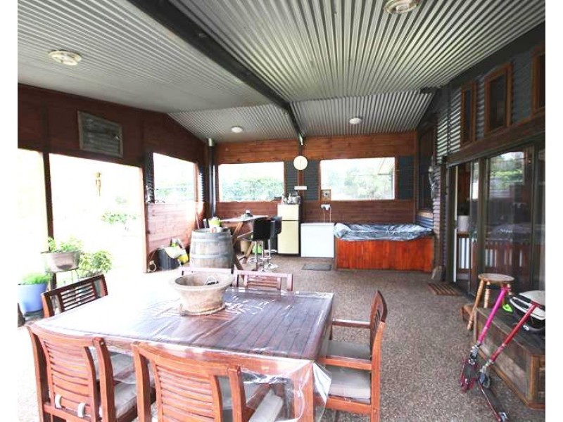 96 Browns Lane, Greenlands QLD 4380