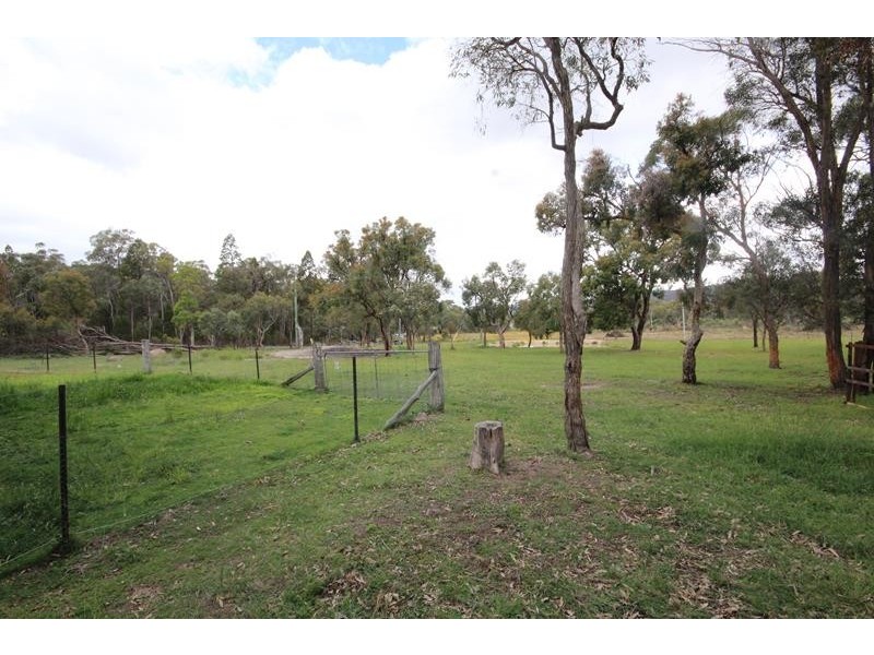 326 Kerridges Road, Glen Aplin QLD 4381