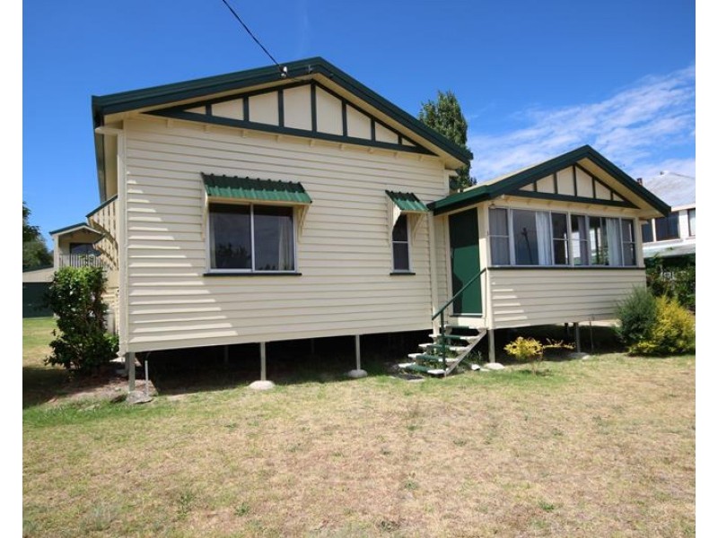3 College Road, Stanthorpe QLD 4380