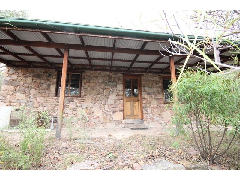 313 Watters Road, Ballandean QLD 4382