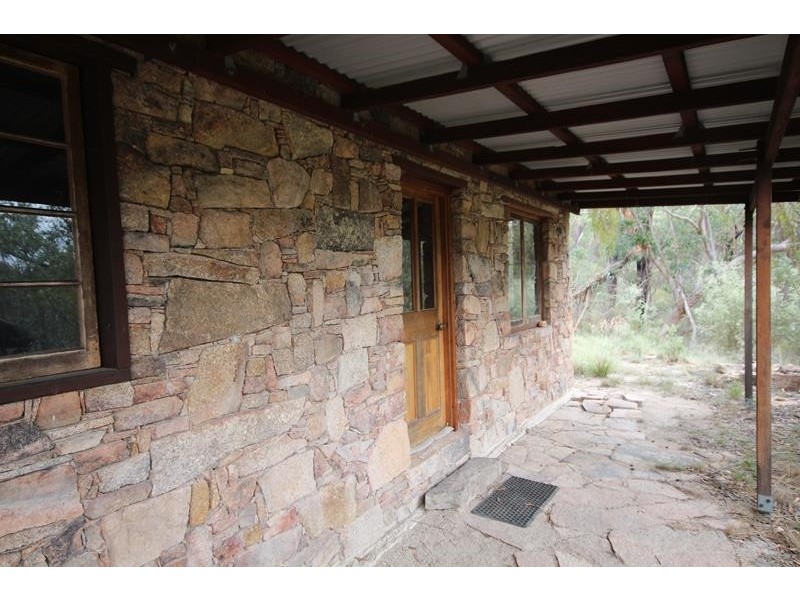 313 Watters Road, Ballandean QLD 4382