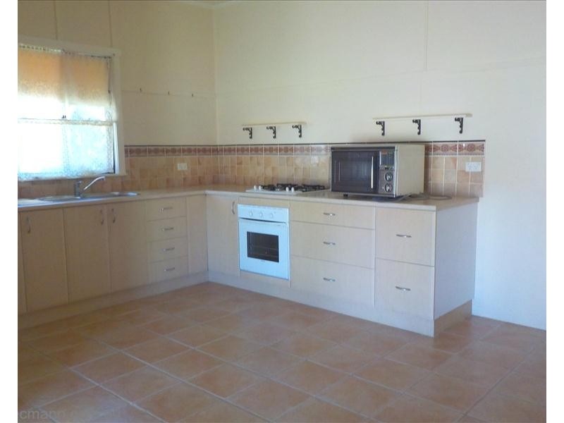 17 Marsh Street, Stanthorpe QLD 4380