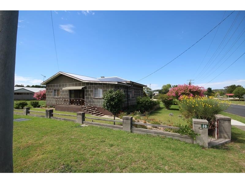 39 Connor Street, Stanthorpe QLD 4380