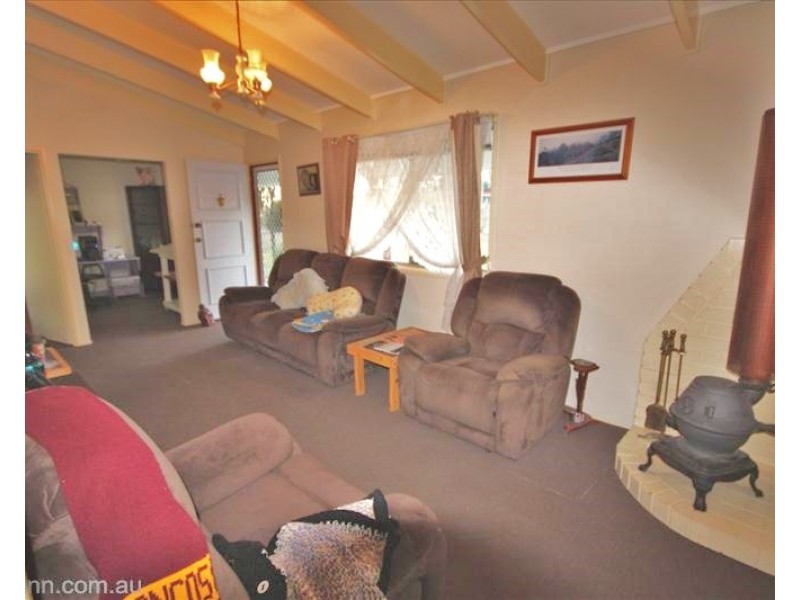 18 Aerodrome Road, Applethorpe QLD 4378