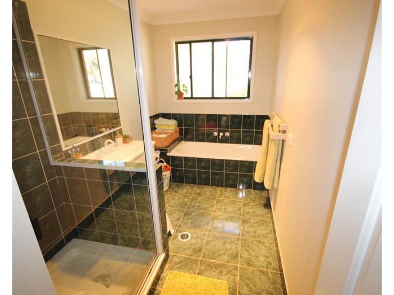 72 Hale Haven Drive, Stanthorpe QLD 4380