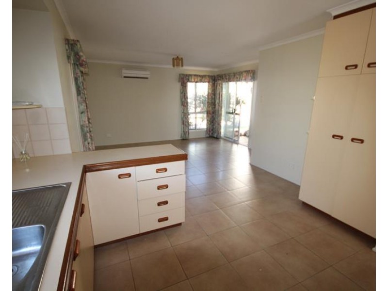 11 Burton Crescent, Stanthorpe QLD 4380