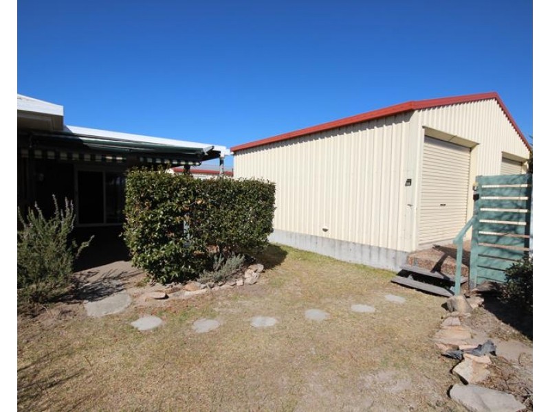 11 Burton Crescent, Stanthorpe QLD 4380