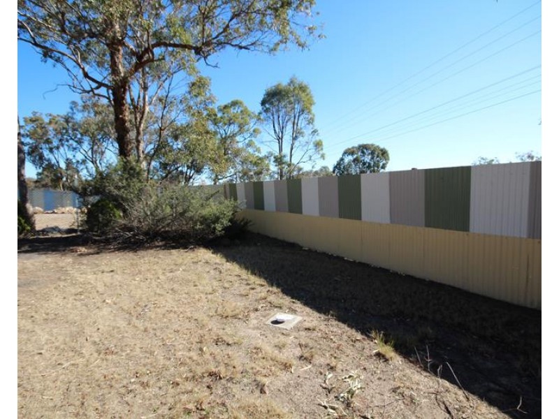 4 Calvert Road, Glen Aplin QLD 4381
