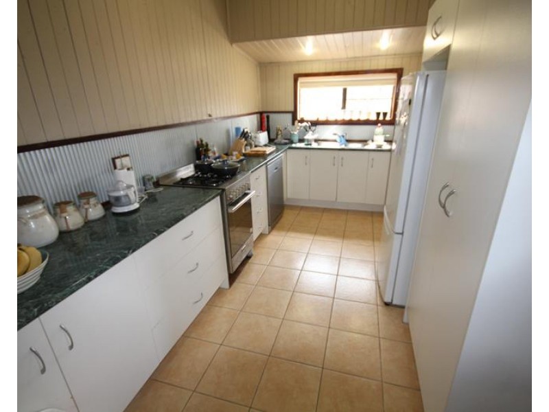 27675 New England Highway, Glen Aplin QLD 4381