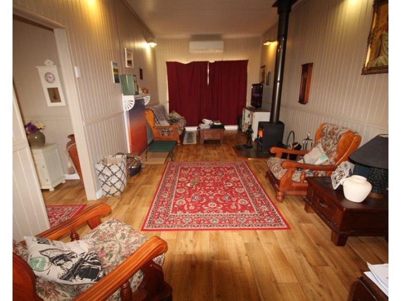 27675 New England Highway, Glen Aplin QLD 4381