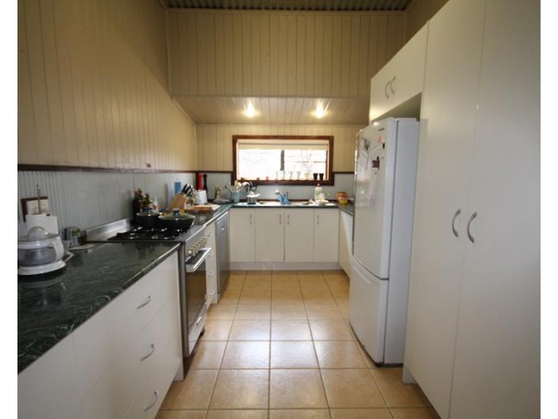 27675 New England Highway, Glen Aplin QLD 4381