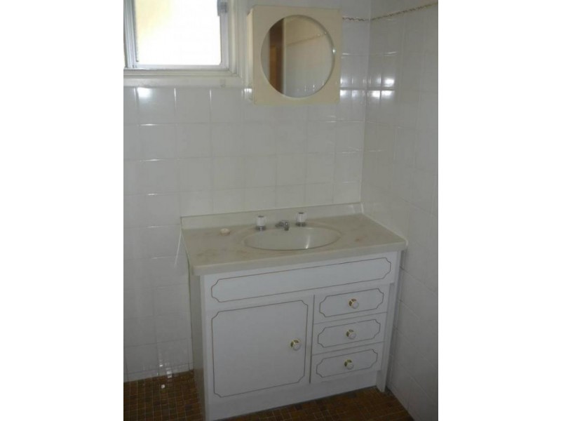 37 BROCK AVENUE, Stanthorpe QLD 4380