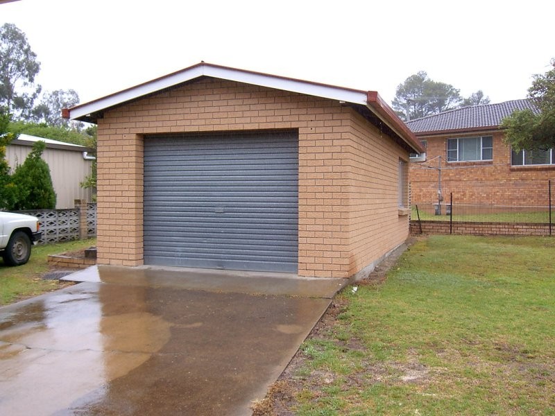 37 BROCK AVENUE, Stanthorpe QLD 4380