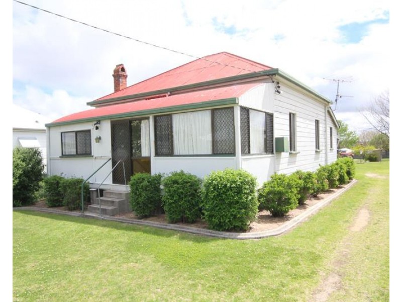 16 Granite Street, Stanthorpe QLD 4380