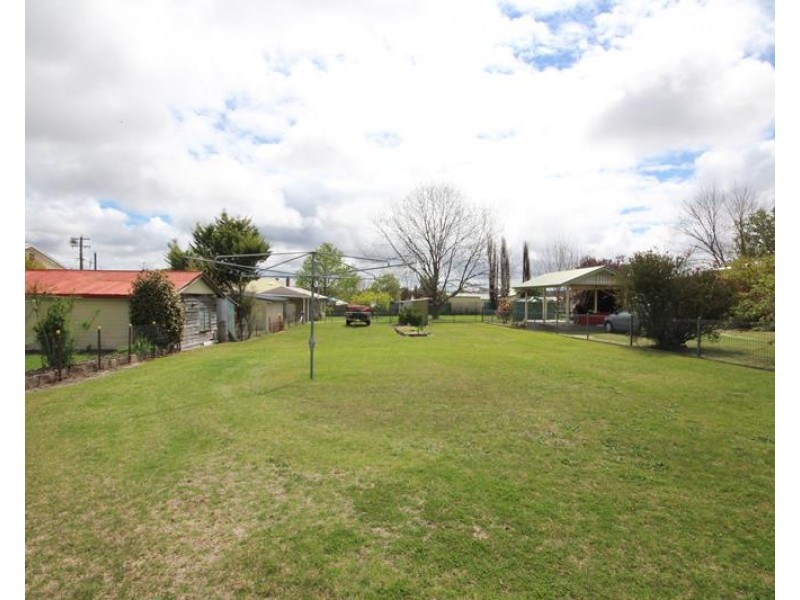 16 Granite Street, Stanthorpe QLD 4380