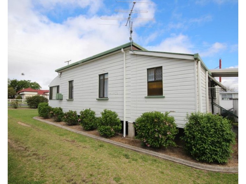 16 Granite Street, Stanthorpe QLD 4380