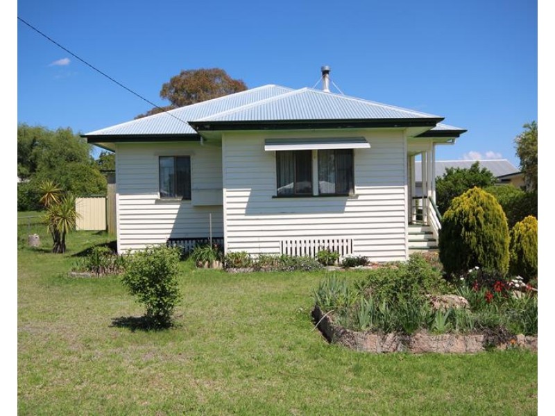 14 Ferris Street, Stanthorpe QLD 4380