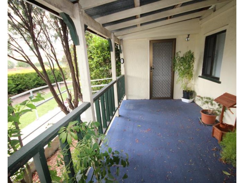 27 Denham Street, Stanthorpe QLD 4380