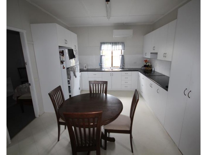27 Denham Street, Stanthorpe QLD 4380