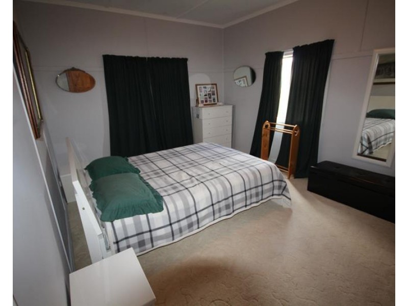 27 Denham Street, Stanthorpe QLD 4380