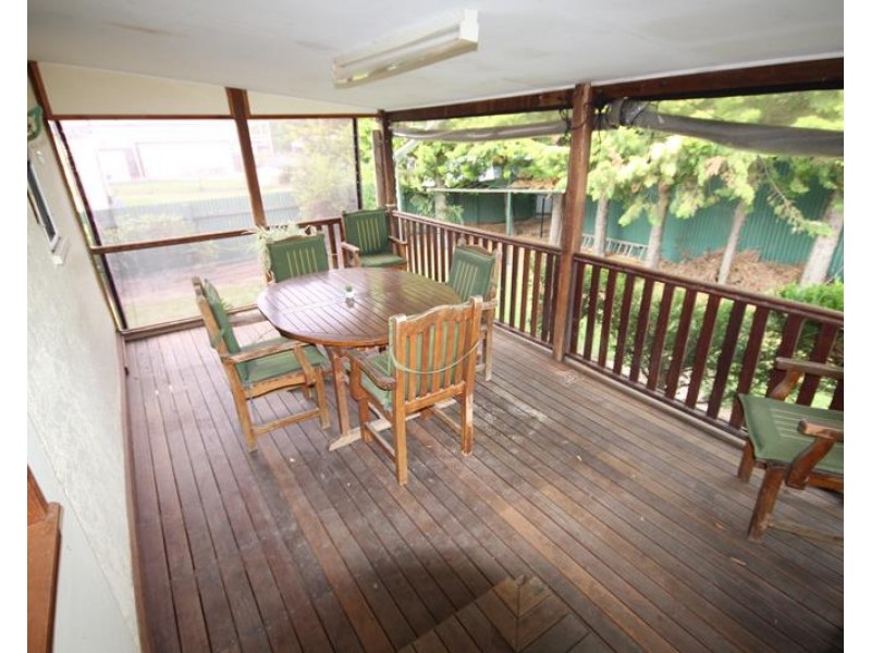 27 Denham Street, Stanthorpe QLD 4380