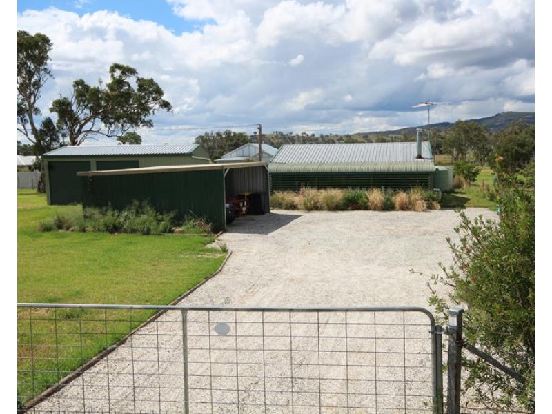 6-8 Barawell Street, Wallangarra QLD 4383