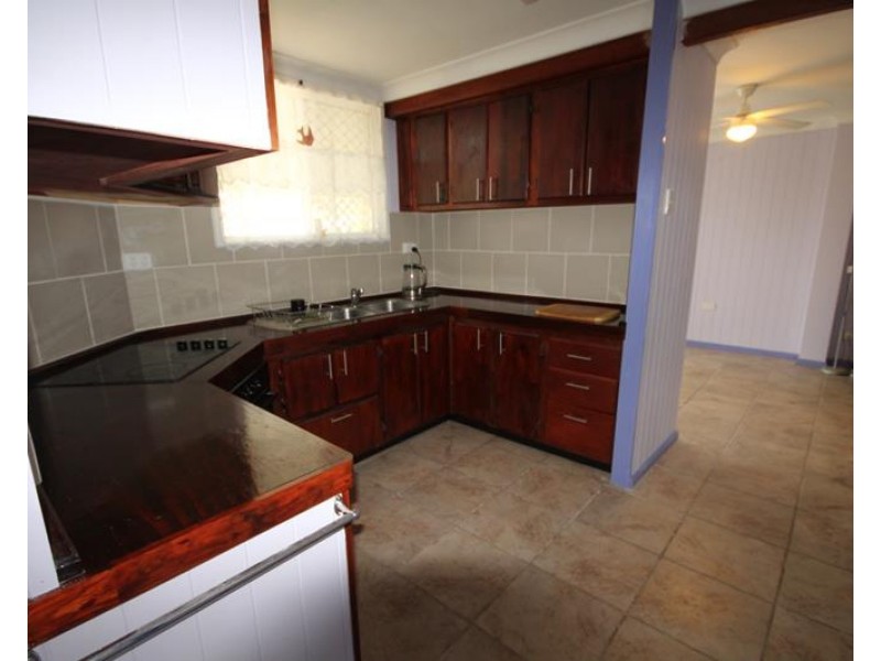 6-8 Barawell Street, Wallangarra QLD 4383