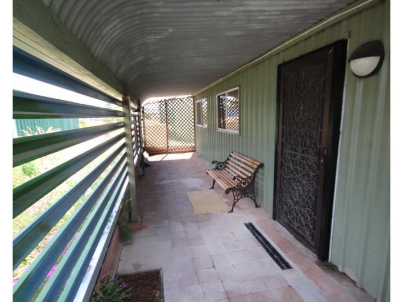 6-8 Barawell Street, Wallangarra QLD 4383