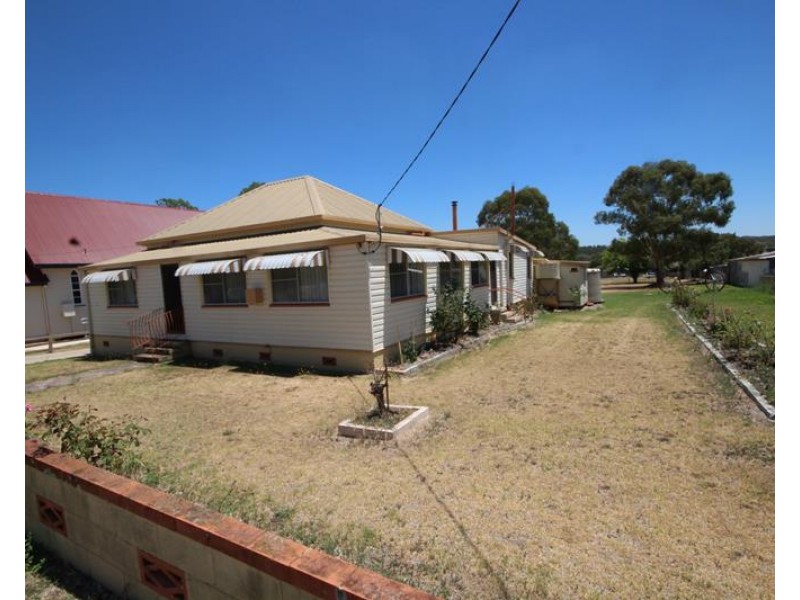 18 Connor Street, Stanthorpe QLD 4380