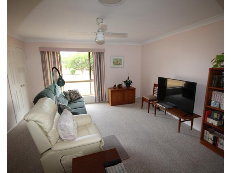 24 Pine Crescent, Dalveen QLD 4374
