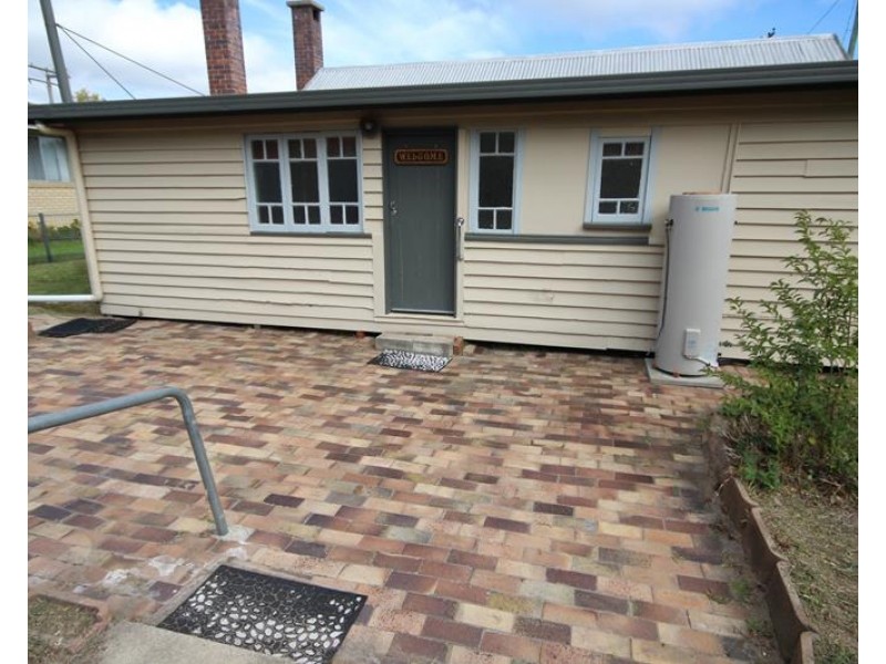 17 Johnson Street, Stanthorpe QLD 4380