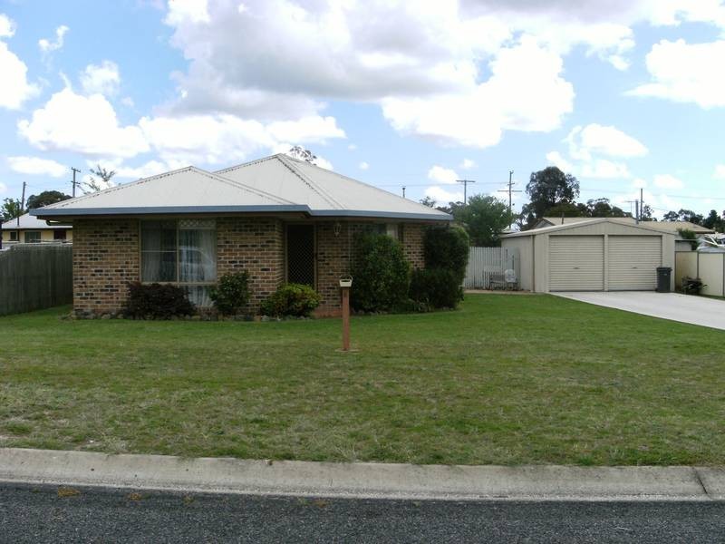 8 Vichie Crt, Stanthorpe QLD 4380