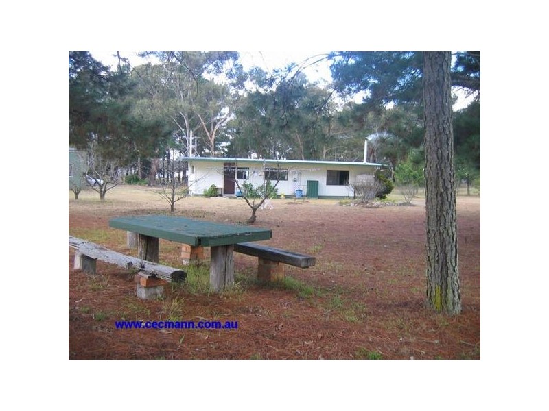 9 Halls Lane, The Summit QLD 4377