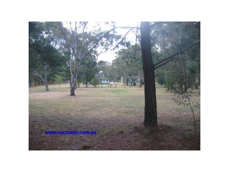9 Halls Lane, The Summit QLD 4377