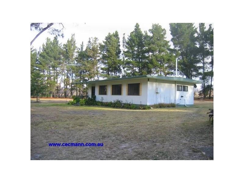 9 Halls Lane, The Summit QLD 4377