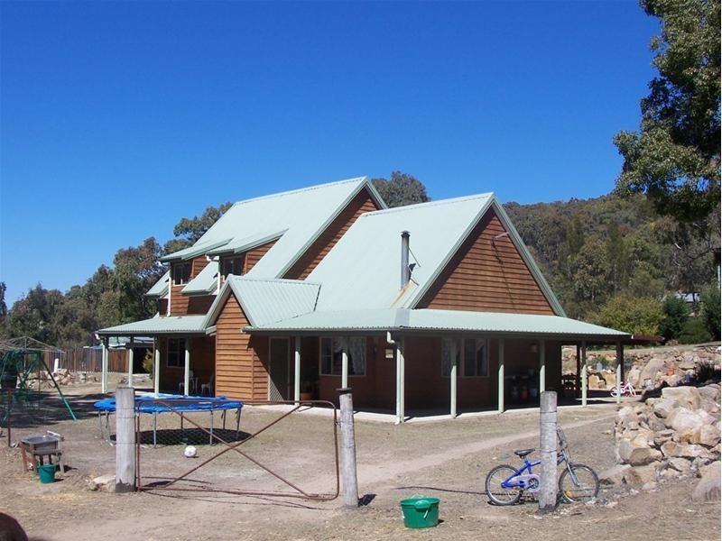 40 Roberts Road, Stanthorpe QLD 4380