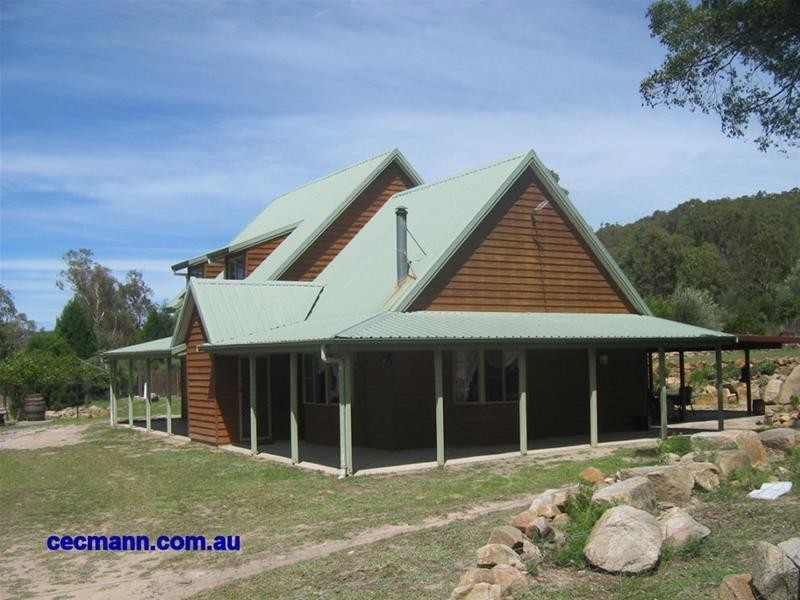 40 Roberts Road, Stanthorpe QLD 4380