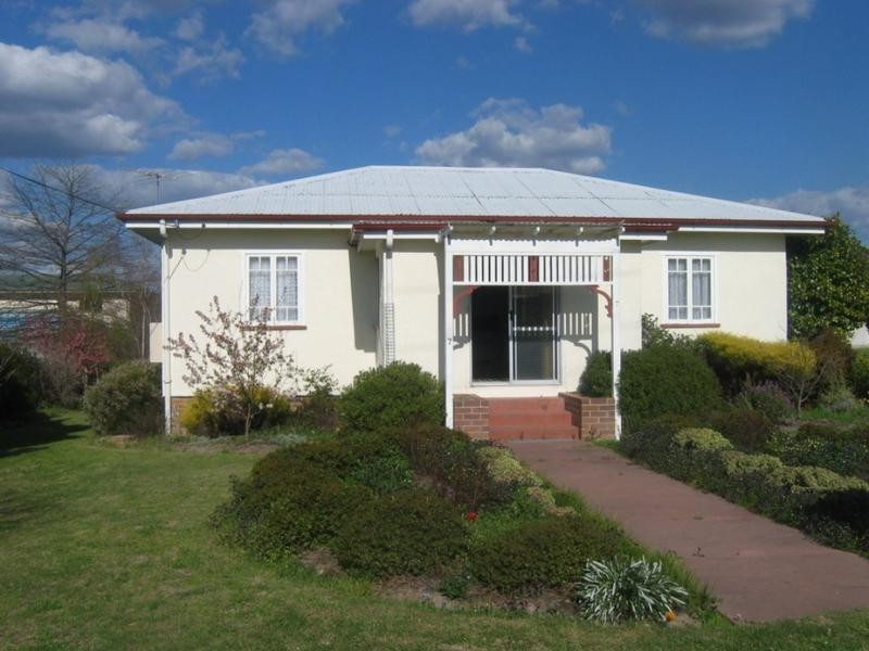 7 McGregor Tce, Stanthorpe QLD 4380