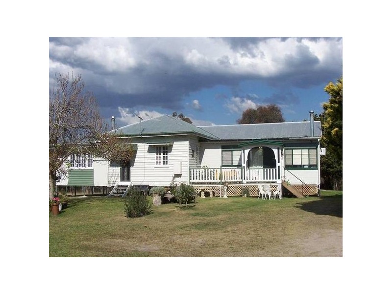 100 Ridge Road, Stanthorpe QLD 4380