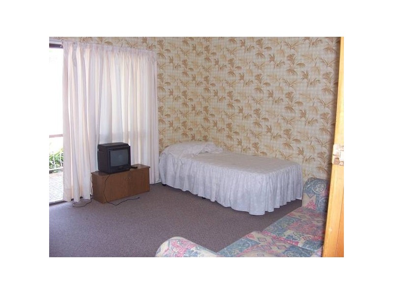 25 College Rd, Stanthorpe QLD 4380