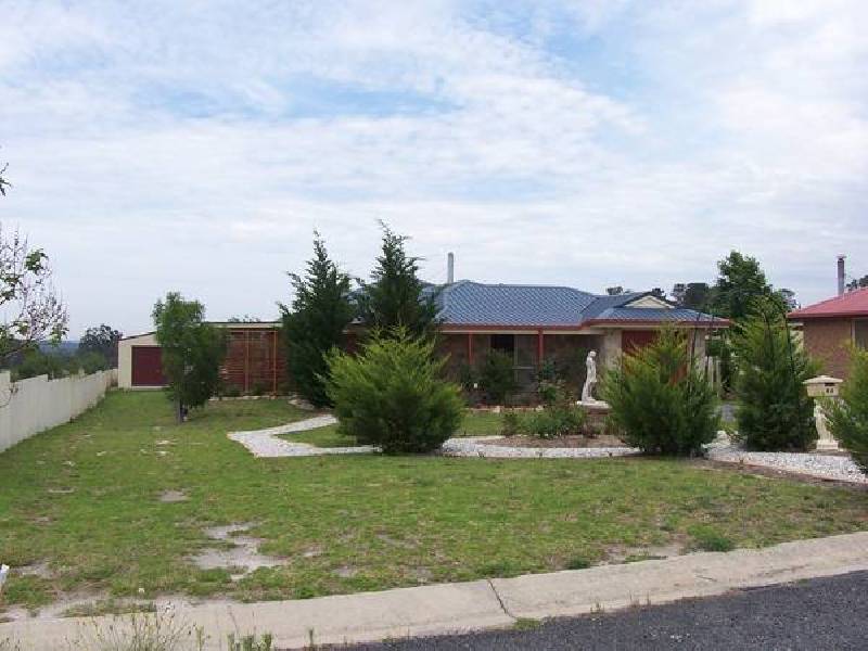 Torrisi Tce, Stanthorpe QLD 4380