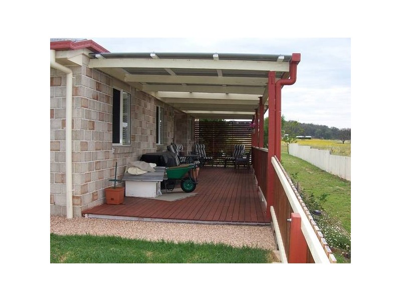 Torrisi Tce, Stanthorpe QLD 4380